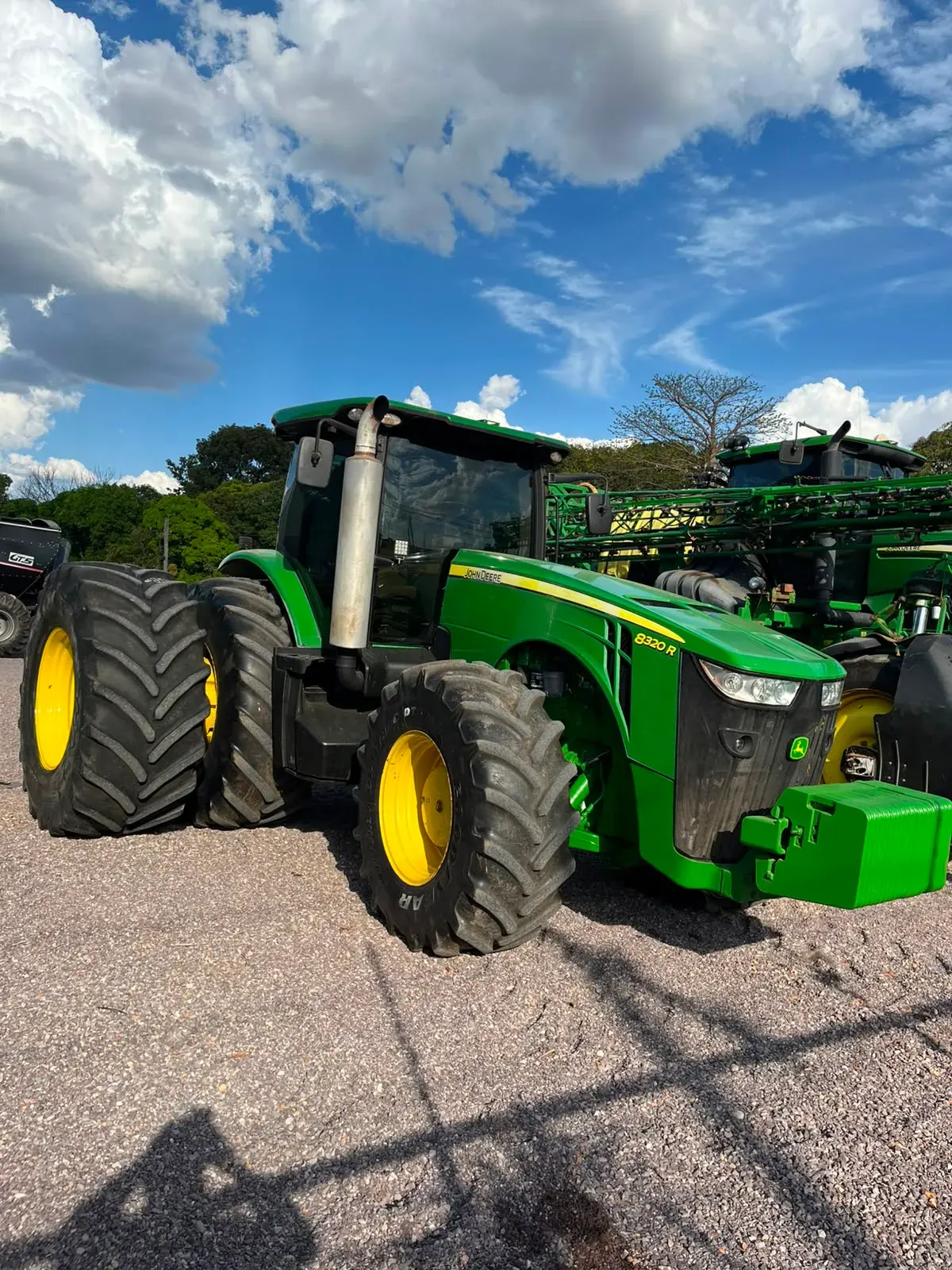 JOHN DEERE 8230R